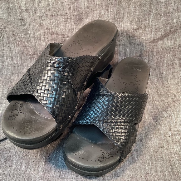 Dansko Shoes - Dansko Black Woven Mules